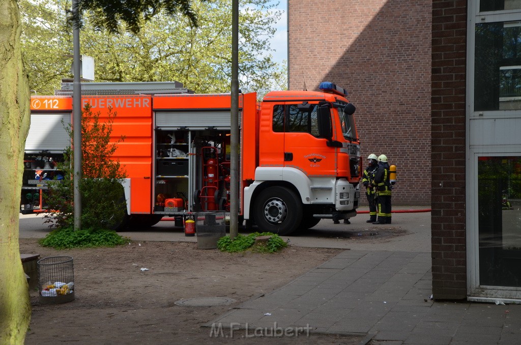 Geruch in Schule Koeln Brueck Helene Weber Platz P14.JPG - Miklos Laubert